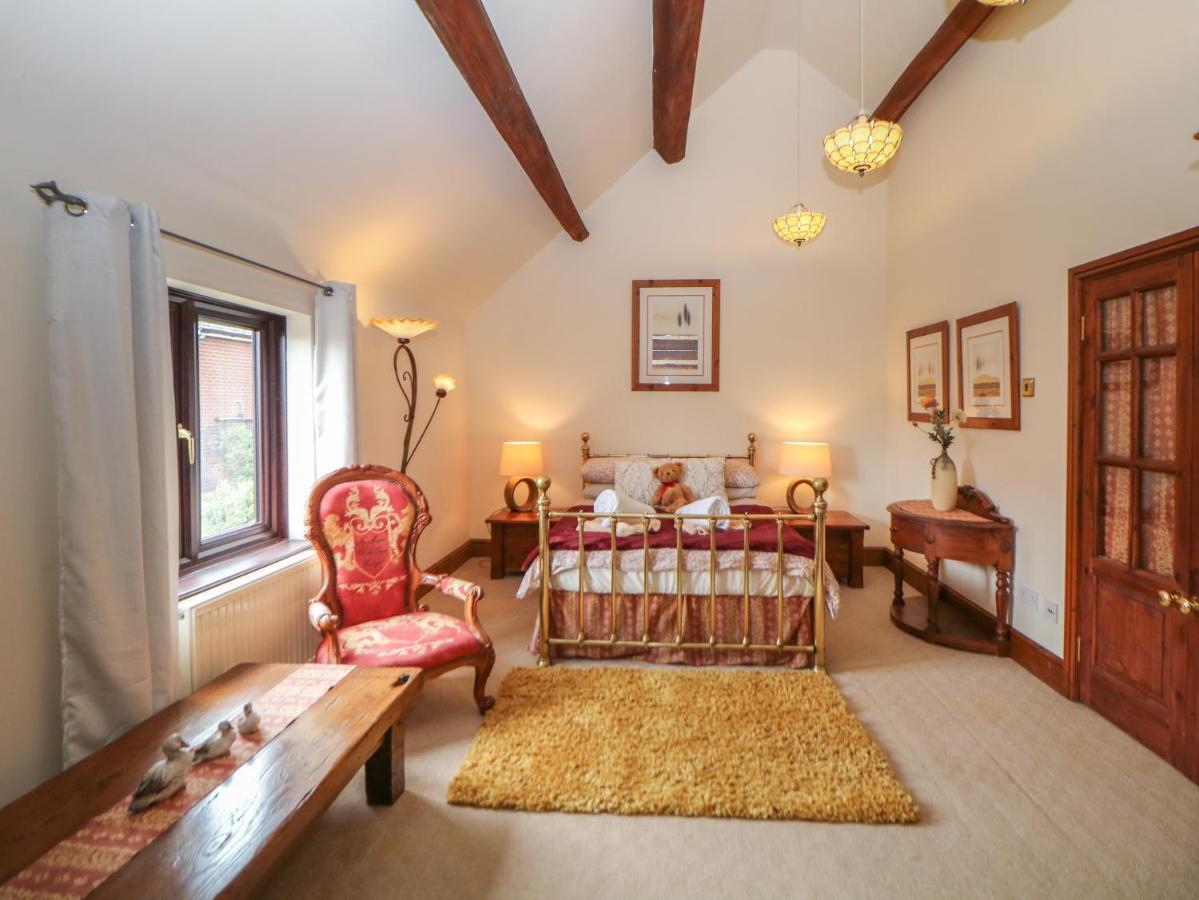 The Haybarn Villa Lichfield Eksteriør billede