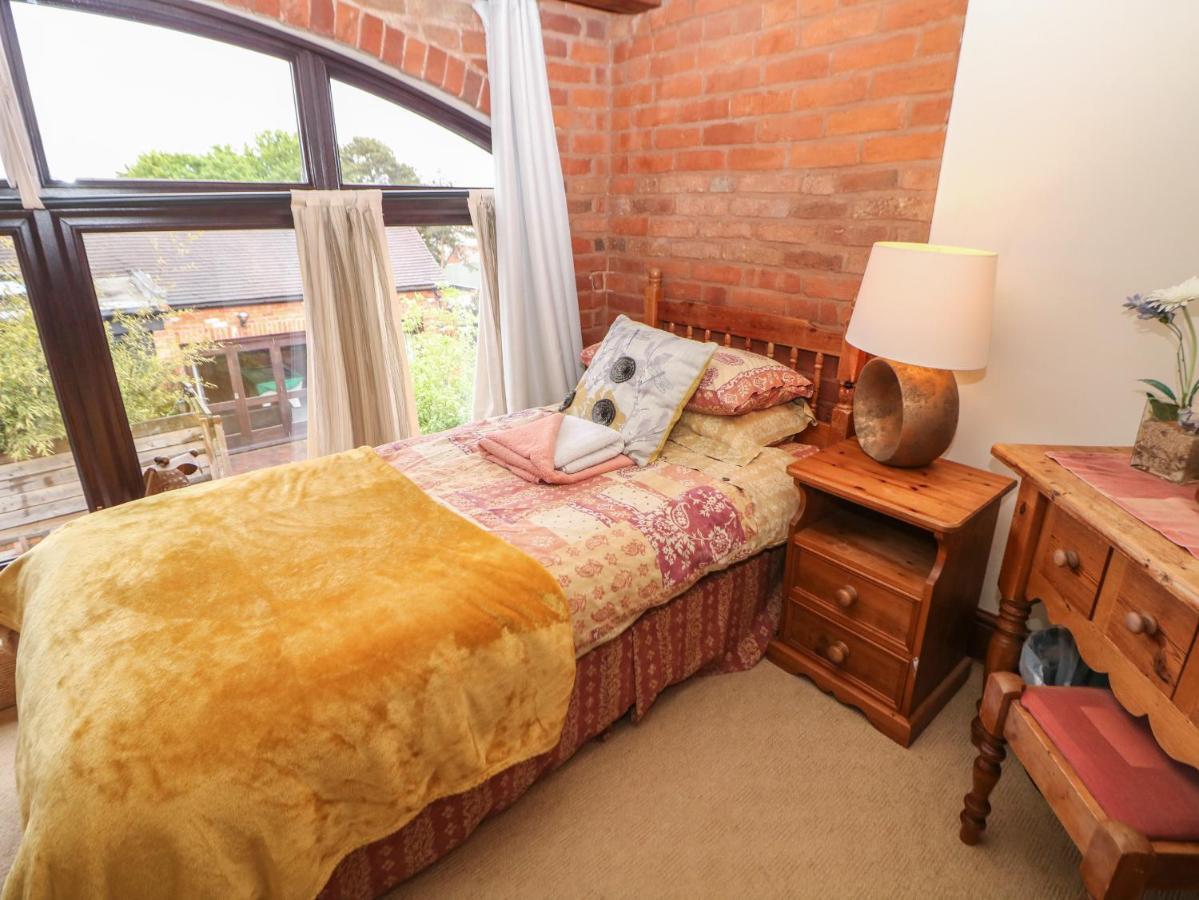The Haybarn Villa Lichfield Eksteriør billede